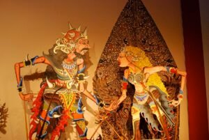 Pesona dan Kekayaan Budaya: Kerajinan Wayang Kulit